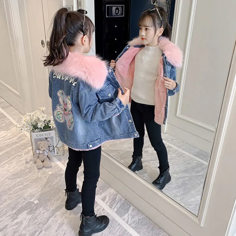 2025 Korean Winter Girl Denim Jacket Cartoon Sequined Bear Plus Velvet Girl Outerwear Coat 314 Years Kids Teenage Girl Parka 251027