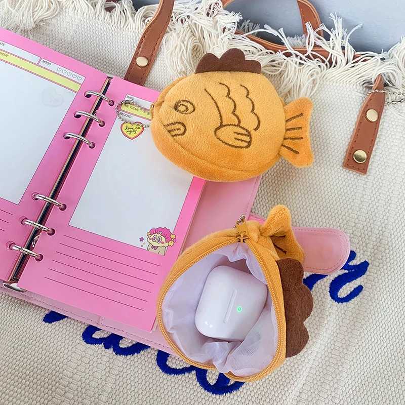 Cartoon Doll Keychains Women Cute Plush Keyring For Girls Gifts Creative Taiyaki Design Car Keychains WholesaleX240919