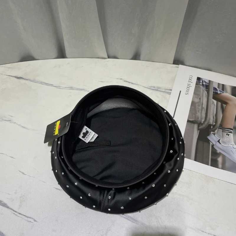 2023 New Satin Rhinestone Beret Cap Womens Fashion Black Painter Hat Spring and Autumn Octagonal Hats Newsboy Gorras CasquetteX240919