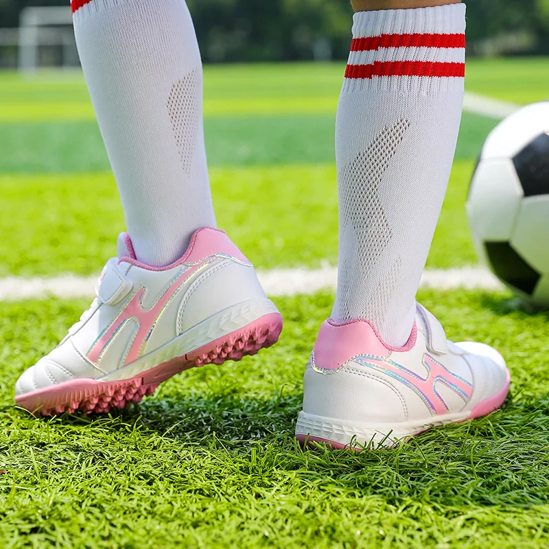 Children Sneaker Ultralight Training Football Shoes Indoor Non Slip Professional Soccer Shoes Fast Futsal Boy Football Boots