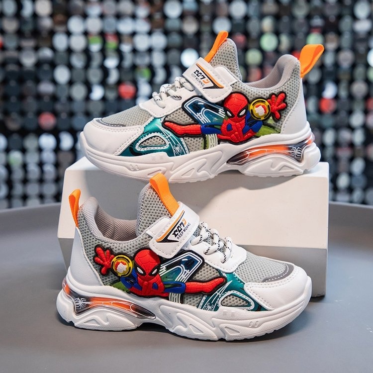 Boys' shoes 2023 spring mesh sports boys' Spider Man dad shoes, big children's running through