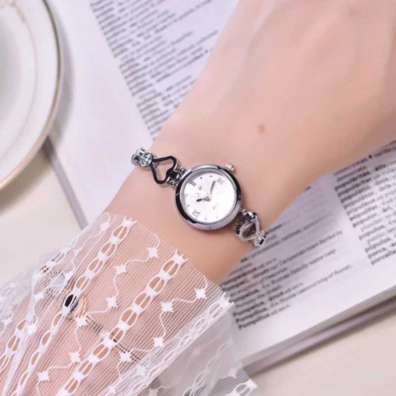 Luxury Womens Watches Simple Quartz Wristwatches Small Dial Watches Bracelet Ladies Watch Gift Clock X240920