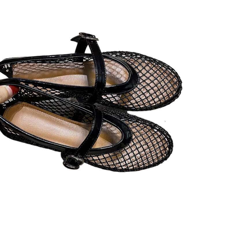 Summer Mesh Hollow Sandals Women Flats Shallow Loafers New Beach Walking Designer Shoes Comfort Retro Female atillas