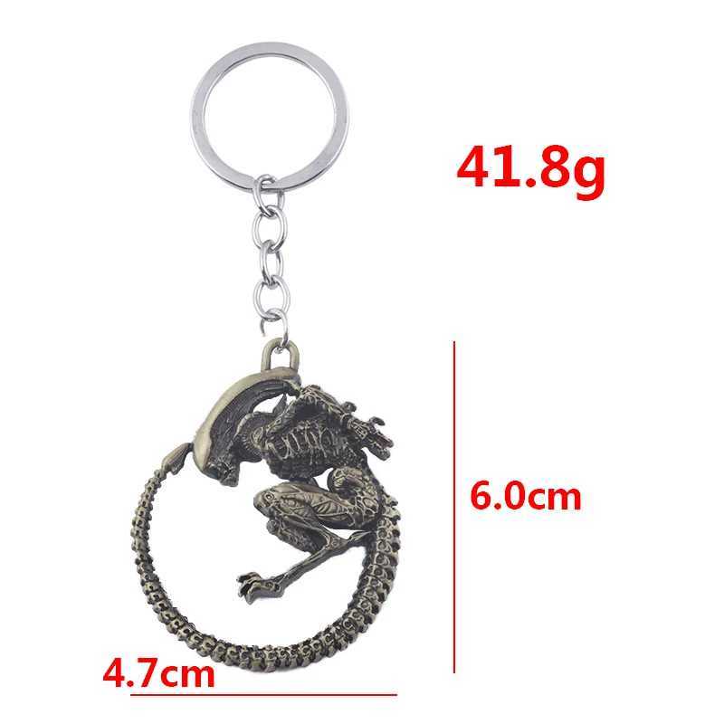 Vintage Game Aliens Predator Key Chain Alien Queen Keychain Fashion Metal Alloy Pendant Keyring For FansX240919