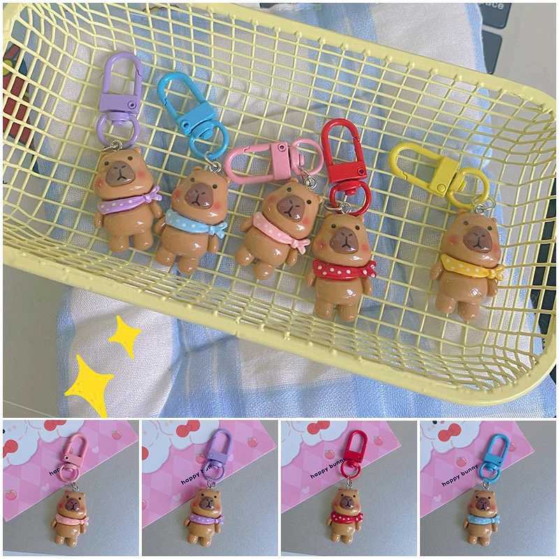 Resin Capybara Keychains 2024 Ins Cartoon Capibara Backpack SchoolBags Keyring Pendants Kawaii Key Chain Cute Kids GiftsX240919