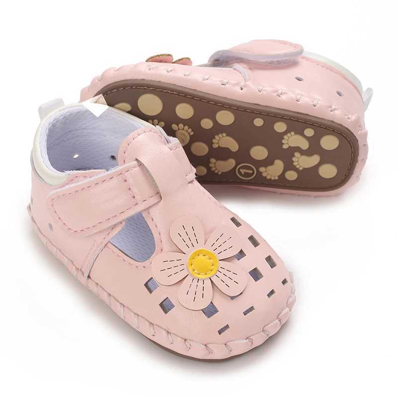New Summer Sandals for Girls Cartoon PU Hollow Breathable Rubber Soft Sole Flat Shoes Suitable for 0-18 Newborns Walking Shoes M240920