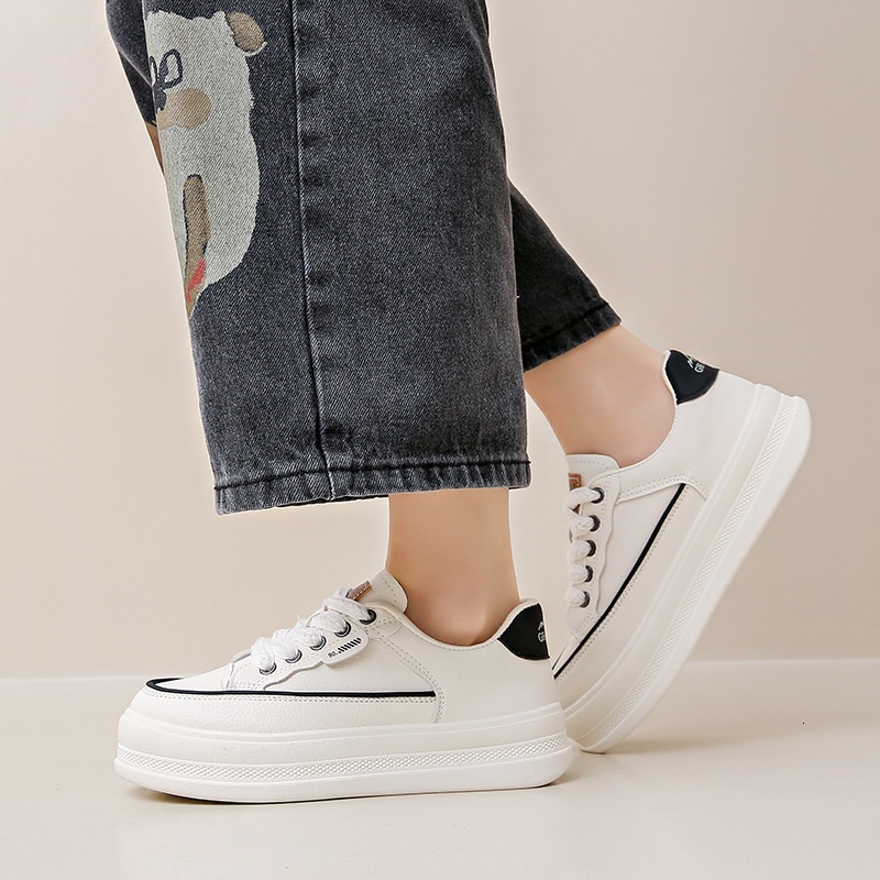 2024 new spring flat bottomed versatile sports and leisure white for female students with niche design, breathable board shoes