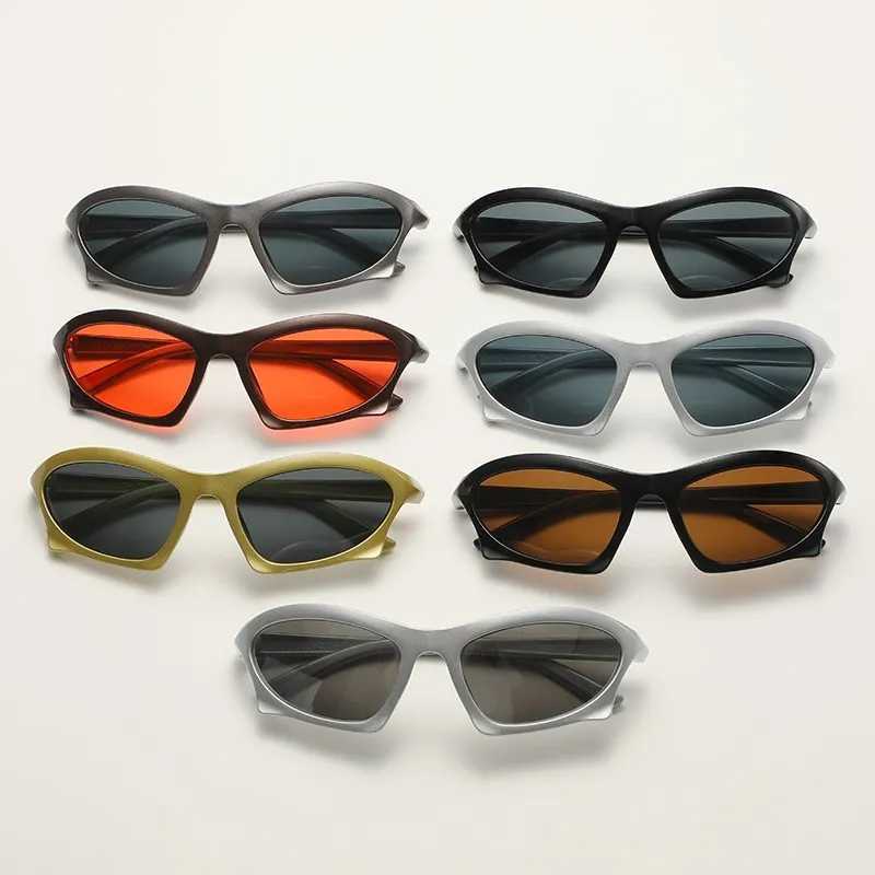 Sports Sunglasses Men Retro Y2K Sun Glasses 2023 New Fashion Outdoor Street Photo INS Eyewear Sunglasses For Women MenX240920