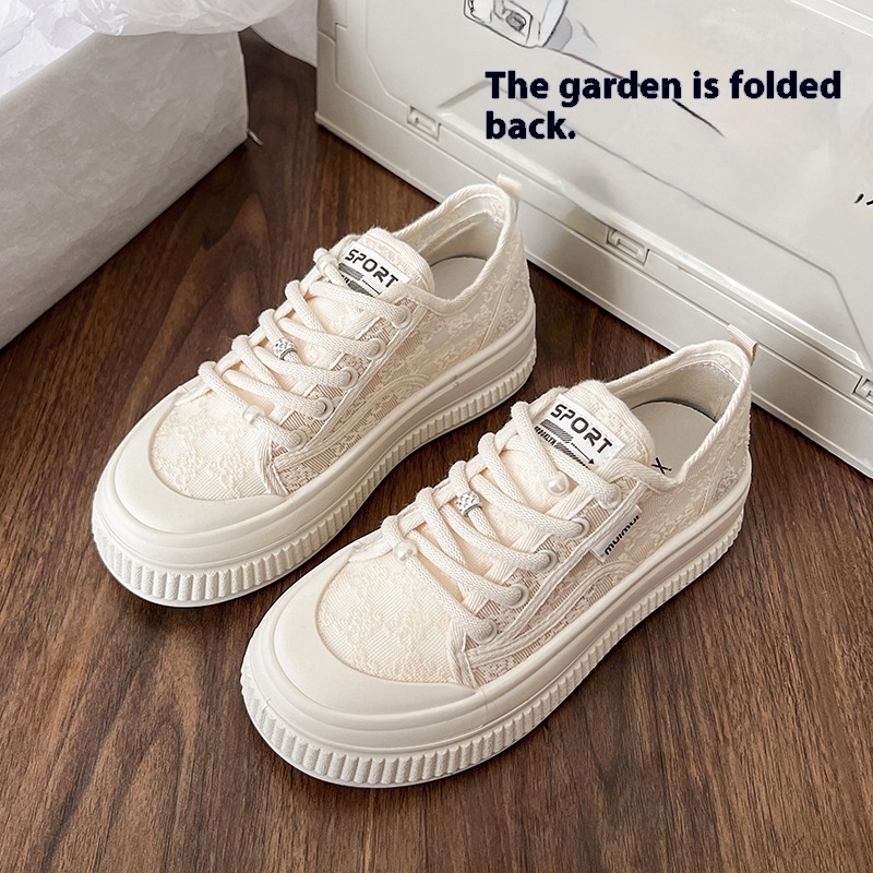 Thick soled for women, spring 2024 new fashionable versatile lace up board shoes, anti slip low top black and white casual shoes