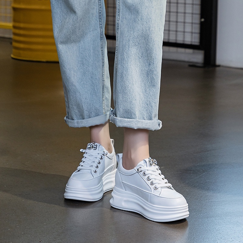 Thick soled casual women's 2024 autumn white shoes, one foot sports board shoes