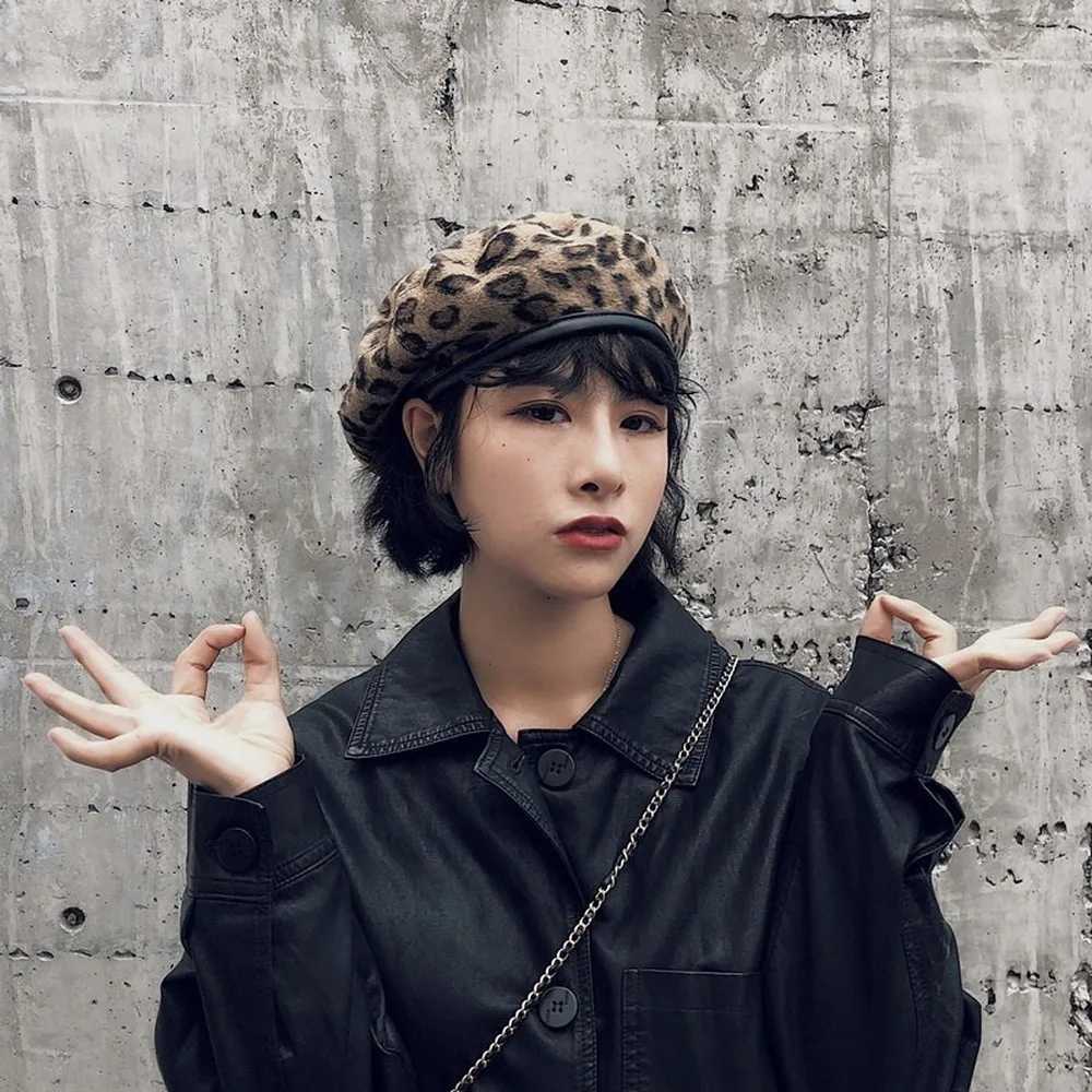 Leopard Berets Warm Winter Women Beret Braided Knit Hook Hat Ski Cap Fashion Women Hats AccessoriesX240919
