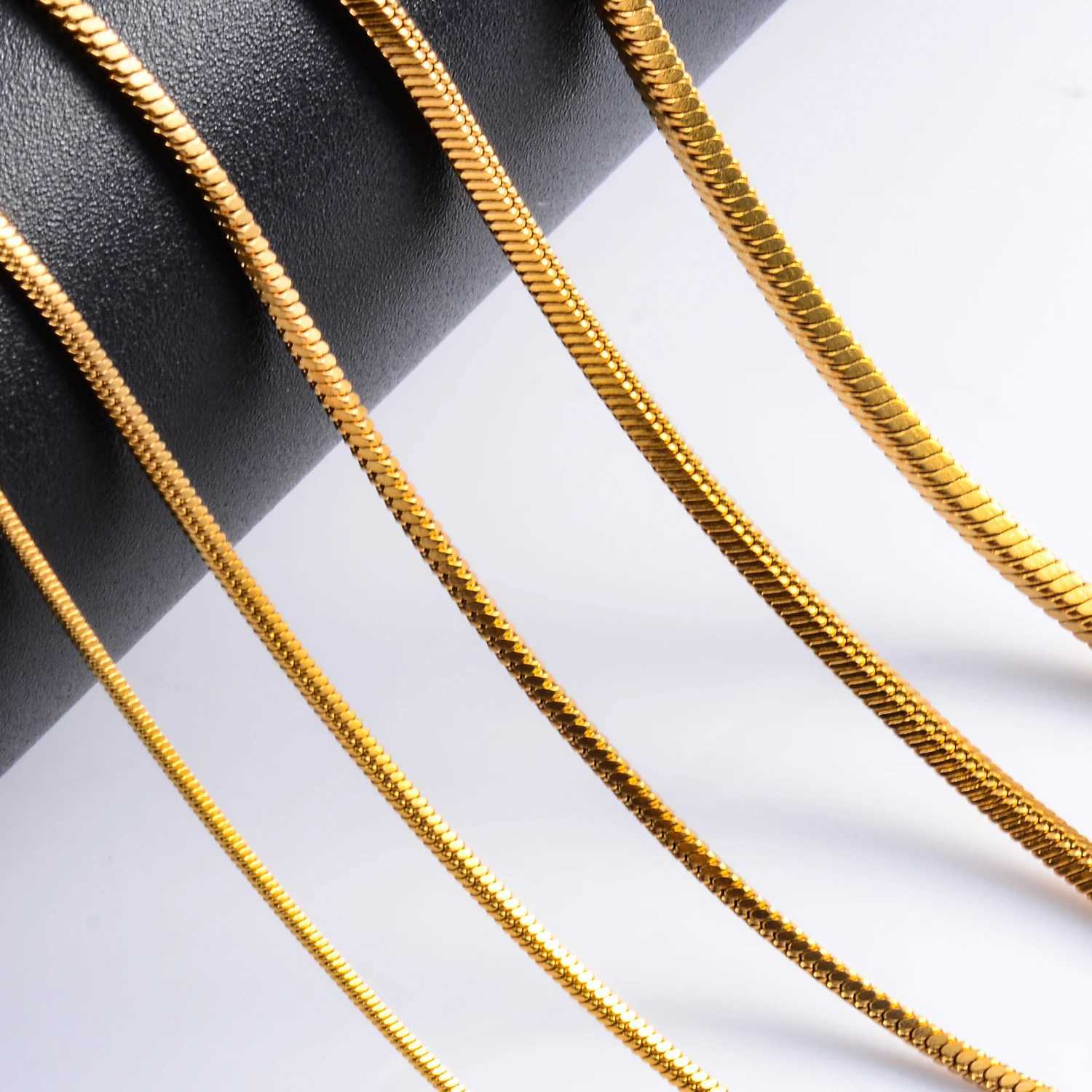 Witd 0.9/1.2/1.5/2/2.4mm Stainless Steel Square Snake Chain Necklace Gold Color For Men Womens Fashion JewelryX240919