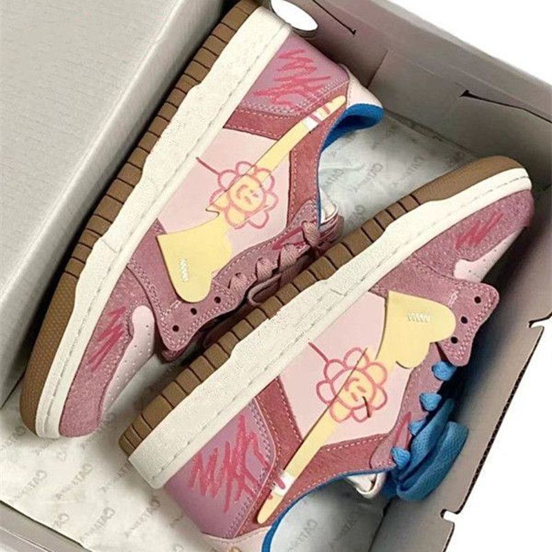 Japanese girl graffiti hand drawn soft soled board shoes college flower new board shoes casual sports shoes