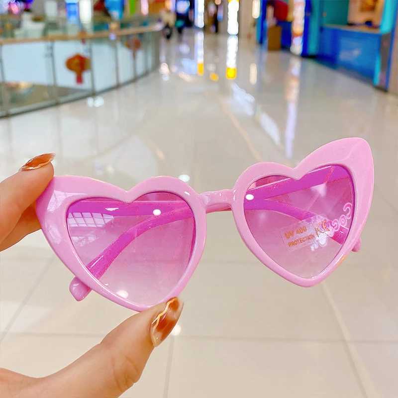 Brand Designer Vintage Sunglass Fashion Love Heart Sunglasses Women Cute Sexy retro Cat Eye Vintage UV400 Sunglasses Hot TrendyX240920