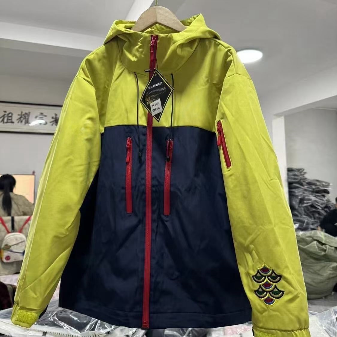 Men Jacket Designer Triple GORE-TEXPRO SV/LT Waterproof Breathable Fabric Outdoor Waterproof Warm Jacket Mens Womens Casual Lightweight Hiking Coats Outerwear