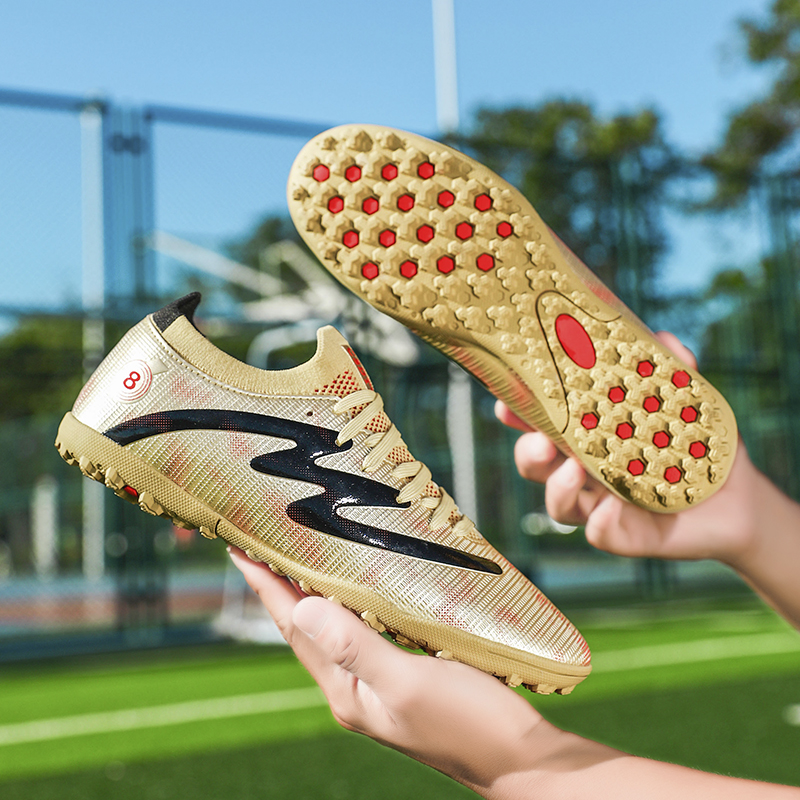 New Men Soccer Shoes Sports Cleats Drop Shipping Football Boots Futsal Ultralight Non-slip Professional Unisex Breathable