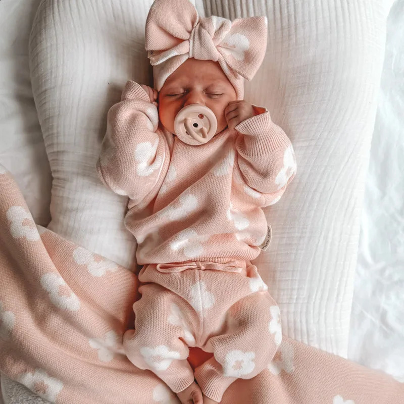 0-3T born Baby Womens Knitted Clothing Set Baby Sweater Set Flower Printed Knitted Top Warm Winter Set 240920