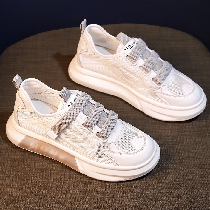 White for women, spring 2024 new Korean version ins thick soled fashion casual sports board shoes, trendy women's shoes