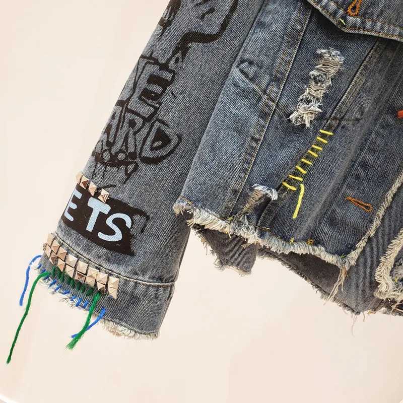 2024 Spring Autumn New Women Street Fashion Graffiti Denim Jacket Female Personality Short Raw Cut Rivet Jacket Fringe Jean CoatX240920