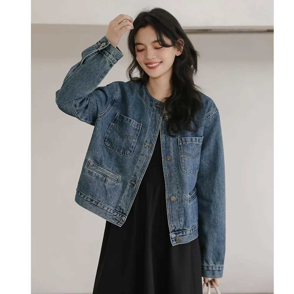 Retro Blue Denim Jacket Women Chic Vintage Simple Round Collar Pocket Single-breasted Cropped Coat Tops Jean JacketX240920