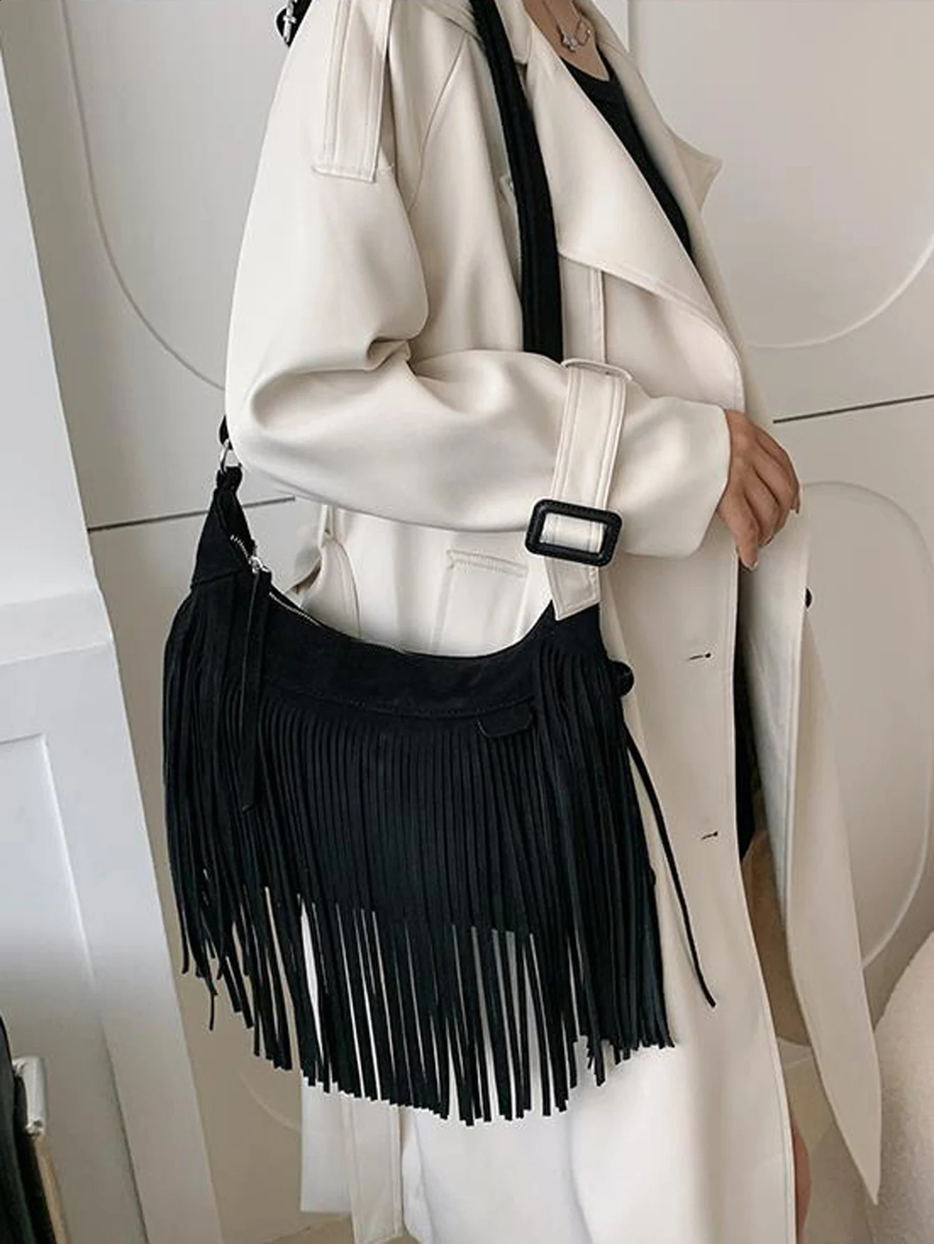 Retro Fashion Womens Tassel Cross Body Bag High Quality PU Leather Solid Color Large Capacity Handbag Outdoor Travel Shoulder Bag 240918