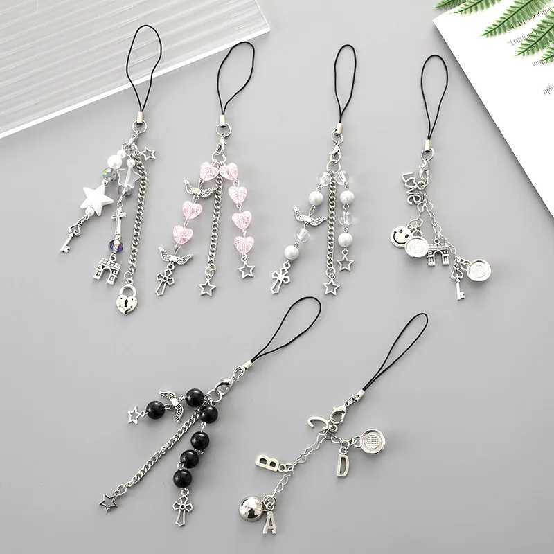 Creative New Love Beaded Pendant Phone Case Keychain Pendant Handmade Metal Chain Pendant Small GiftX240919