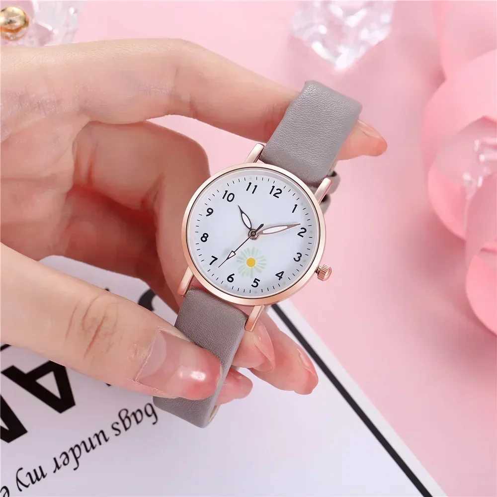 Trendy Ladies Wrist Watches Luminous Women Simple Watches Casual Leather Strap Quartz Watch Clock Montre Femme Relogio FemininoX240920