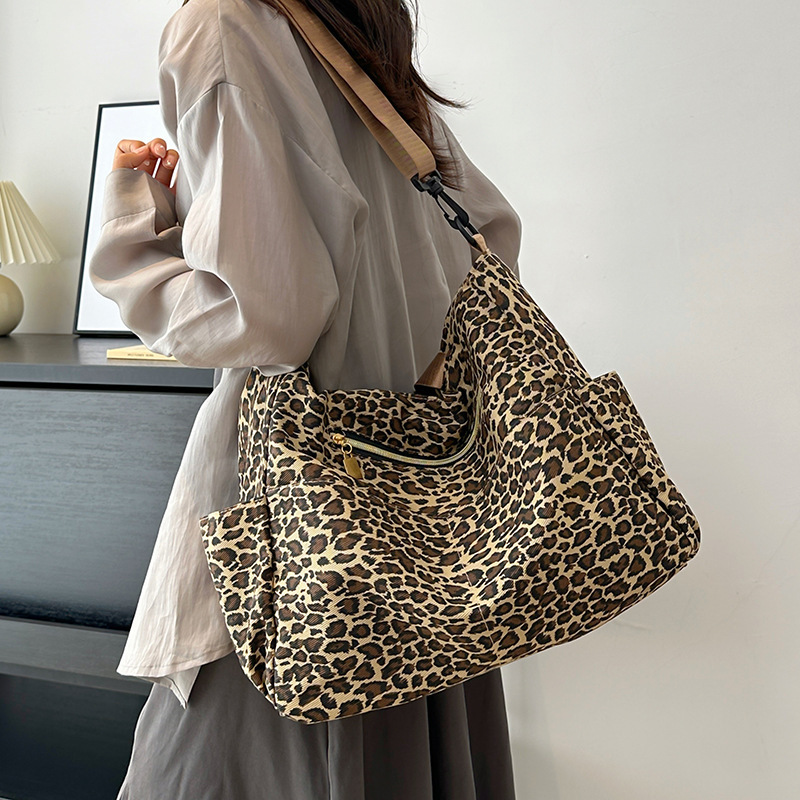 Women's New Shoulder Leopard Print Casual Shopping Large Capacity European and American Fashion Solid Color Tote Bag