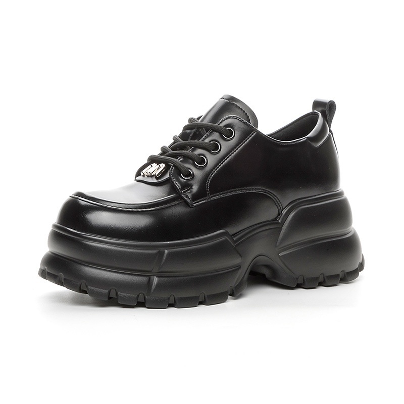 Thick sole, height increase, stature, tall and small leather shoes, women's shiny black single with skirt, 2024 new sponge cake shoes