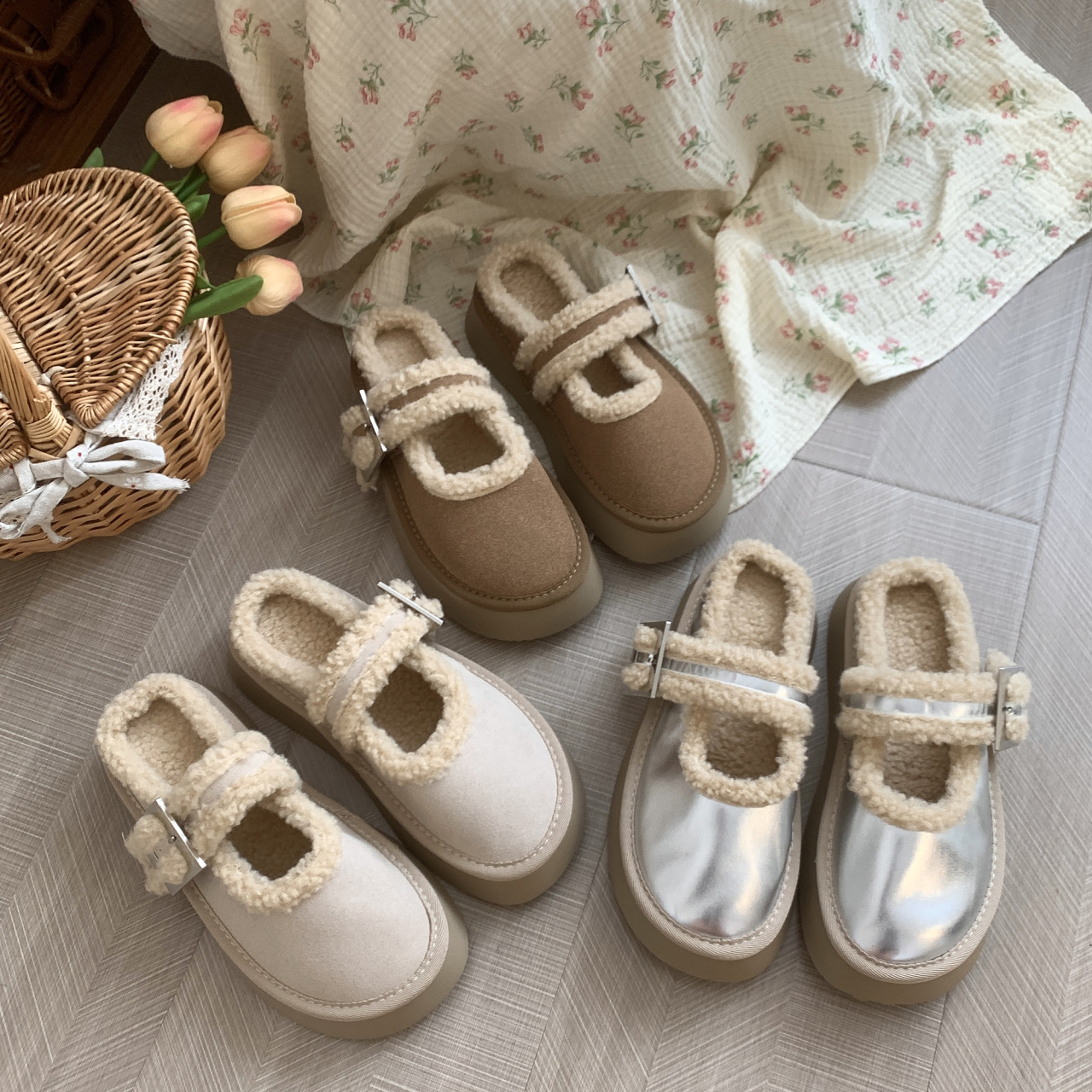 Women Slippers Boots Fleece Winter Warm Fashion Wear Thick Sole Increase Height Slip On Triple Apricot Beige Sier Free shipping