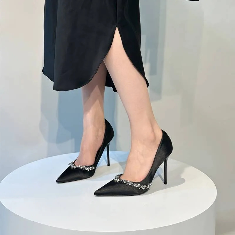 Womens 2024 slim high heels Pointy French Temperature Rheinster single shoes bridesmaid wedding shoes 240919