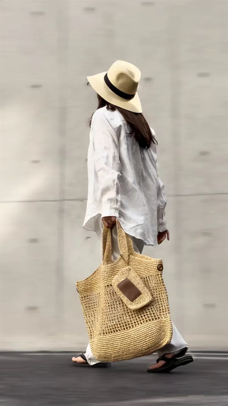 SpringSummer Grass Handbag Single Shoulder Bag Hollow Womens Shopping 240919