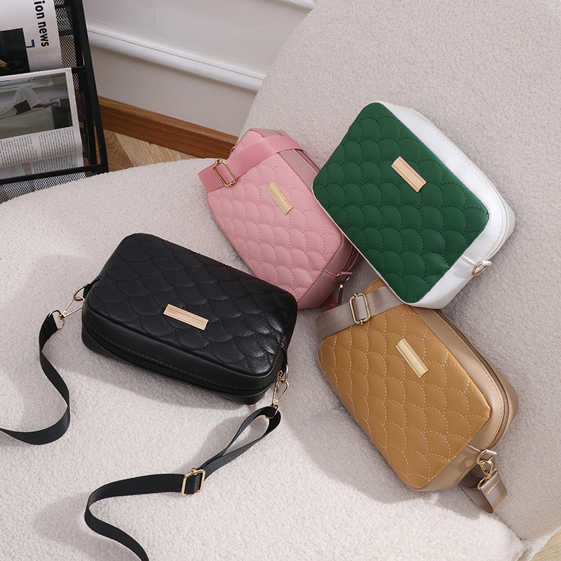 Designer Fashion Embroidered Bag Mobile Phone Bag Womens Bag Small Fragrant Style Shoulder Bag Womens Crossbody Bag Luxury Shoulder Bag CRD2409211