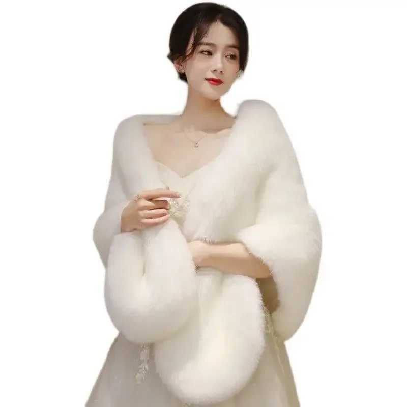 2024 New Autumn Womens Open Sewing Solid Color Shawl with Artificial Fur Plush Short Horn Womens Winter Pashmina Bag T299 W240921