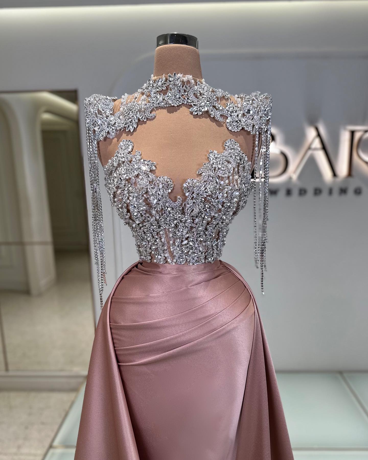 Fabulous crystal mermaid Evening Dresses elegant beaded high neck tassels prom dress pleats satin formal dresses for special ocns