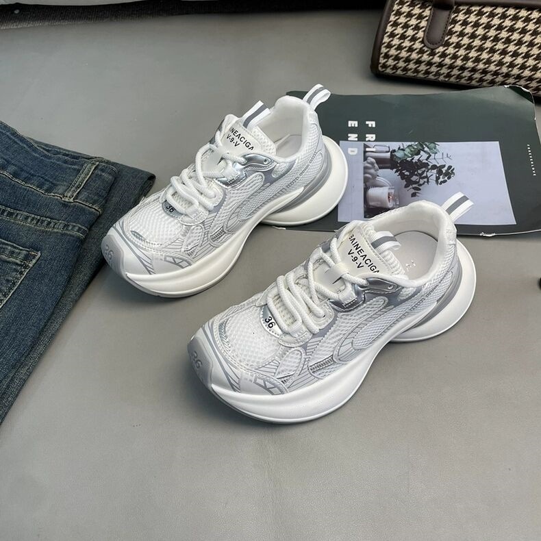 Mesh breathable casual sports shoes for women in summer 2024, new outdoor jogging, lightweight and comfortable, versatile dad shoes, trendy ddmythur