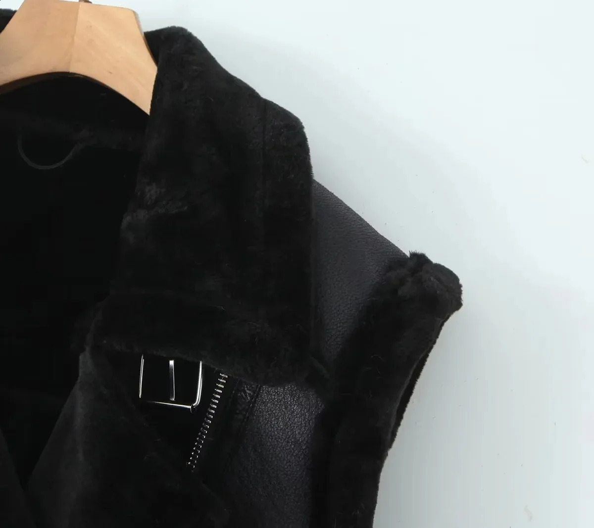Y2K Autumn Winter Womens Sheepskin Vest Faux Suede Sleeveless Vest Coat Cotton Bomber Coat Female Fur Leather Jacket 240919