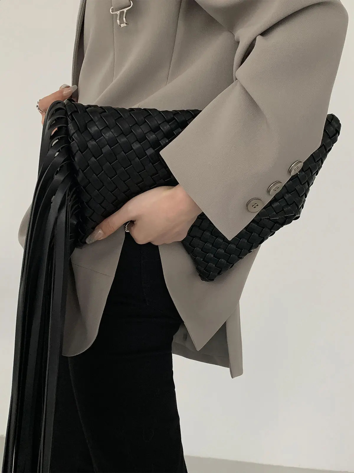 Autumn High-end Professional Formal Outfit White Suit Coat Women Top Mid Length Fashion Loose Casual Blazers Women Clothing 240918