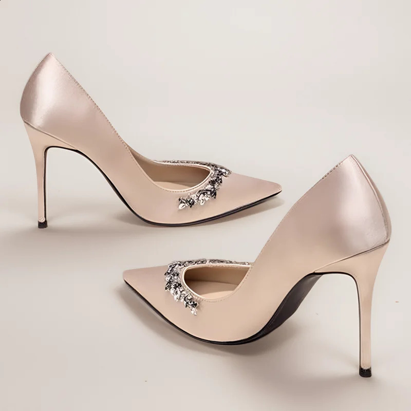 Womens 2024 slim high heels Pointy French Temperature Rheinster single shoes bridesmaid wedding shoes 240919