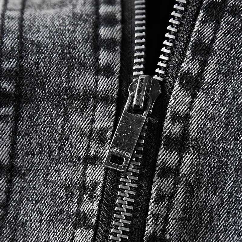 2023 Mens denim shirt long sleeved denim jacket mens fashionable light blue printed casual shirt denim black denim jacketW240711