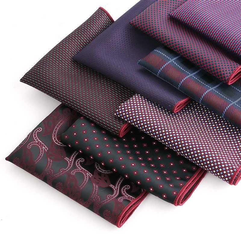 Fashion Designer Brand Pocket Towel Handkeriefs For Men Vintage Red Lattice 100% Jacquard Weave Hanky Chest Towel GiftsX240921