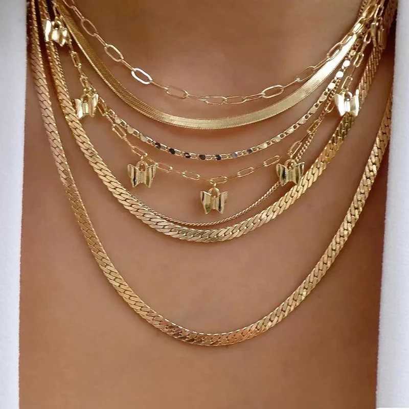 Bohemian multi-layered crystal butterfly pendant necklace womens hollow heart-shaped necklace fashionable jewelry party gift N0321 W240918