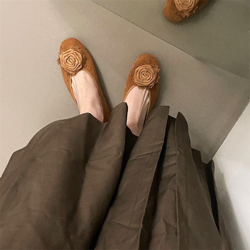 2025 S Fashion Designer Women Casual Flat Bottom Soft Sole Wer Design Vintage Gentle Style Comfort Trendy Shoes Triple Beige Brown Khaki Free Shipping