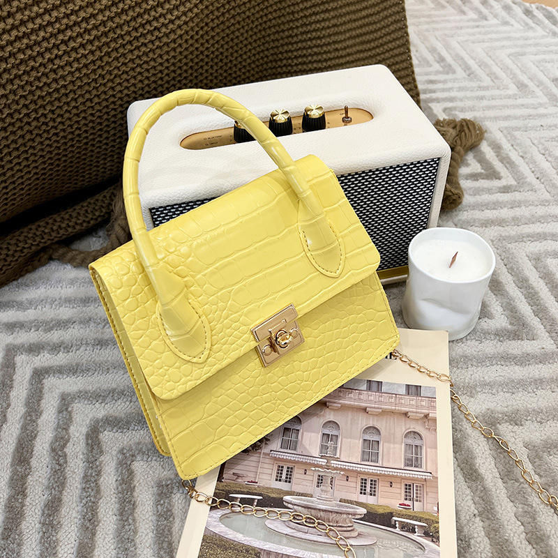Fashionable handed ladies handbag womens small phone bag fashionable woman crossbody shoulder bags casual 5 colors chain purse CSD2409211