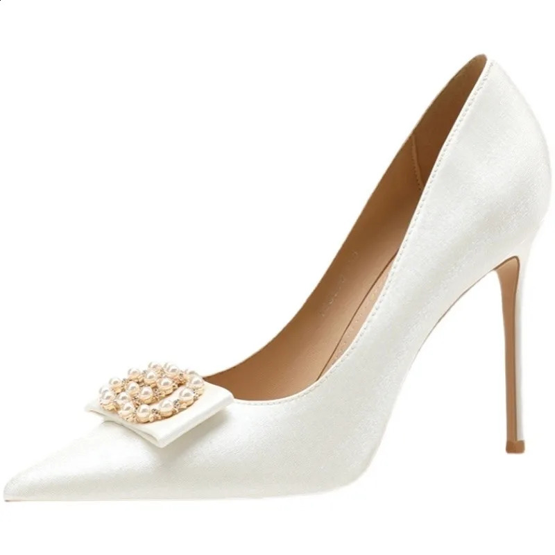 White high heels womens wedding shoes thin high heels pearl rhinestone toe temperature womens autumn single shoes bridesmaid 240919