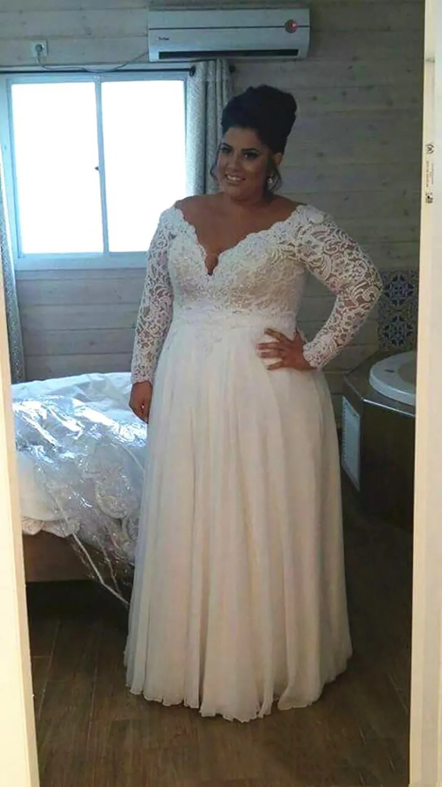 Plus Size Wedding Dresses Lace Top Long Sleeve Deep V Neck Floor Length 2024 New Elegant Bridal Gowns Custom Size