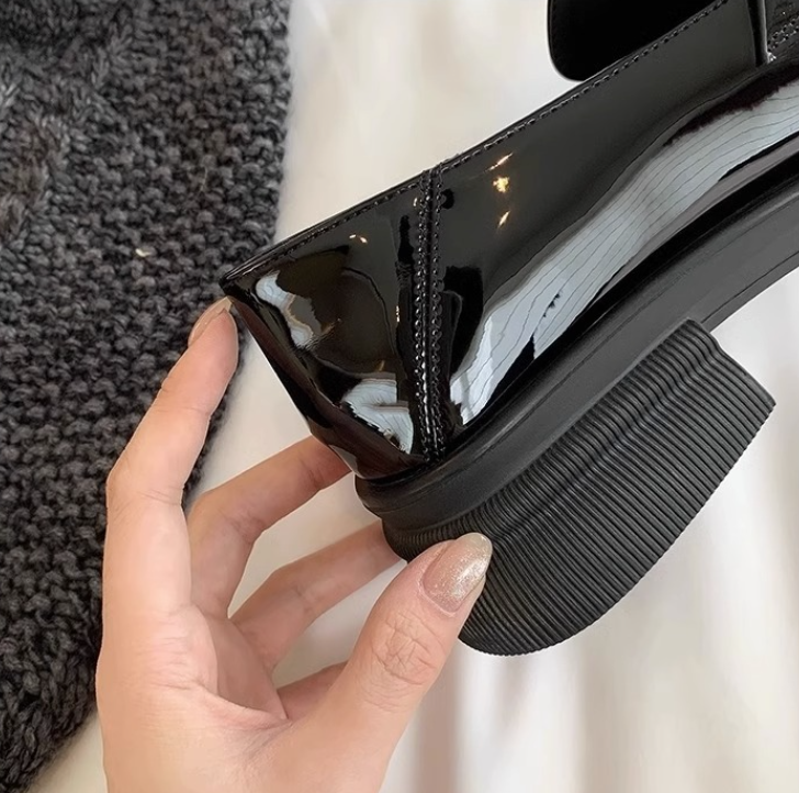 Women Casual Leather Loafers Shoes Thick Sole Square Toe Fashion Simple Versatile Design Sense Triple Black Free shipping