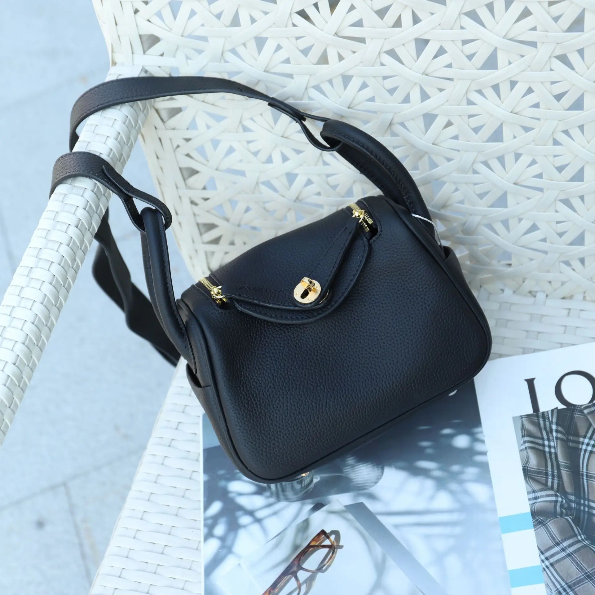 2024 New Mini Di Leather Doctor Women's Trendy Single Shoulder Crossbody Pillow Medicine Box Bag Soft Cowhide