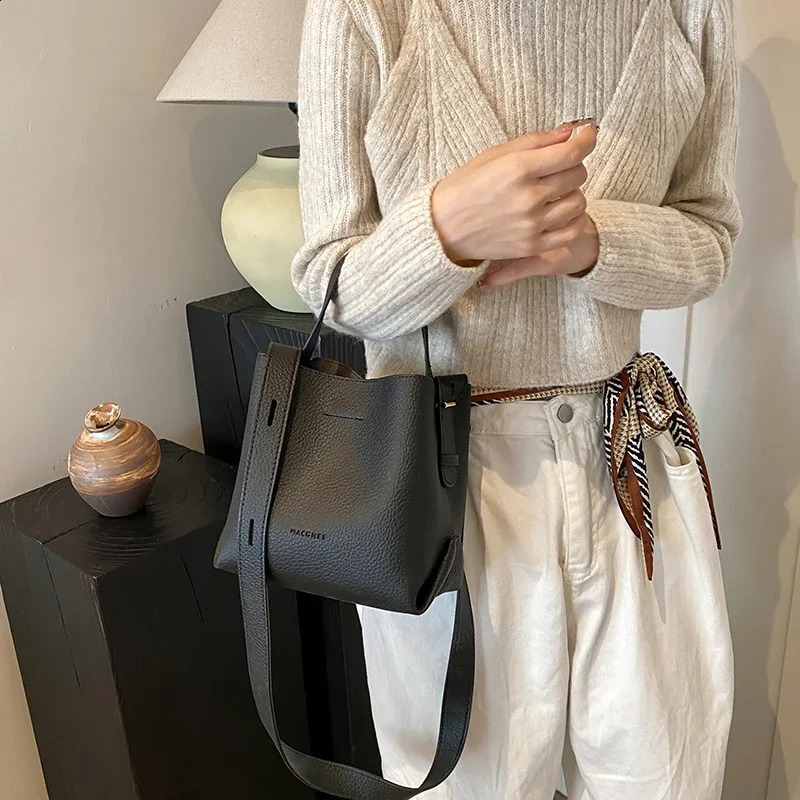 Small PU Leather Bucket Crossbody Bags Women Autumn Winter Simple Solid Shoulder Bags Travel Handbags And Purses Lady 240918