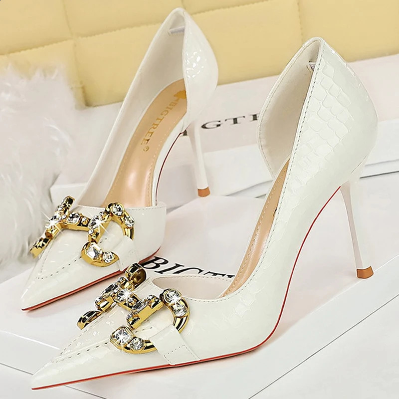Womens 8cm high boots with side hollow pump womens er metal chain buckle high boots slim high heels black and pink promotional shoes 240919
